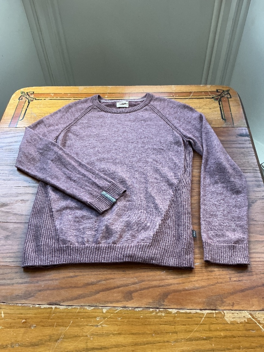 PAKA Women’s Ultralight Crew Small EUC - Picture 10 of 13